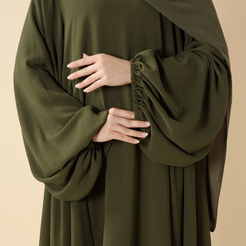 Abaya Crêpe Coupe Décontractée à Manches Lanterne (UKMA190)