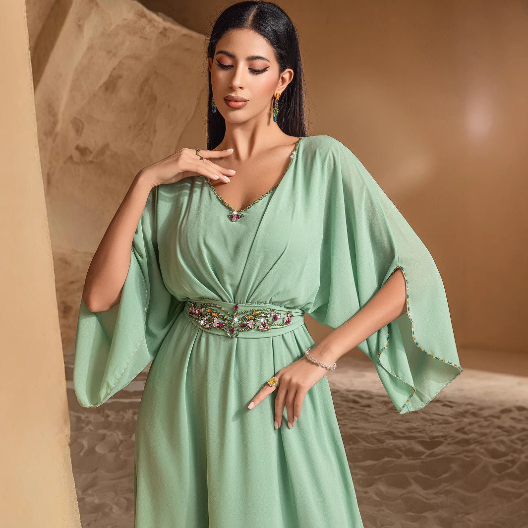 Élégante Abaya Robe Maxi Évasée Col en V Vert Menthe, Coupe A-Line Fluide avec Manches Cloche et Ceinture Ornée (MA189)