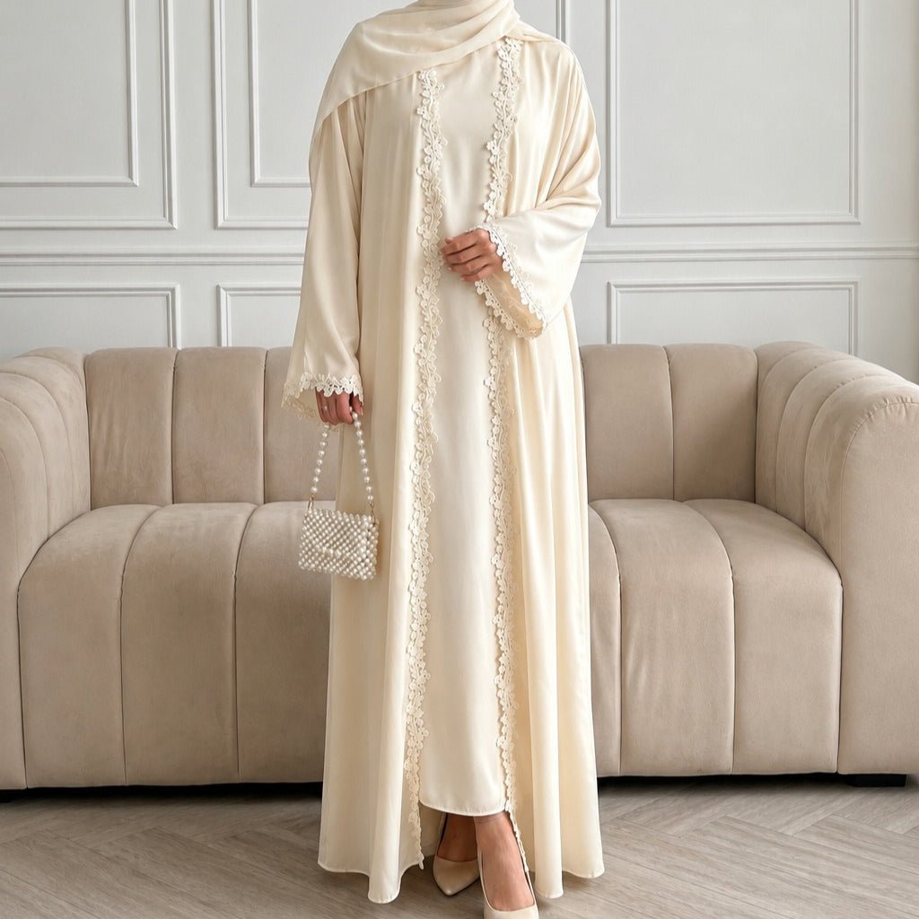 Abaya ouverte devant avec bordure en dentelle florale 3D (MOA318)