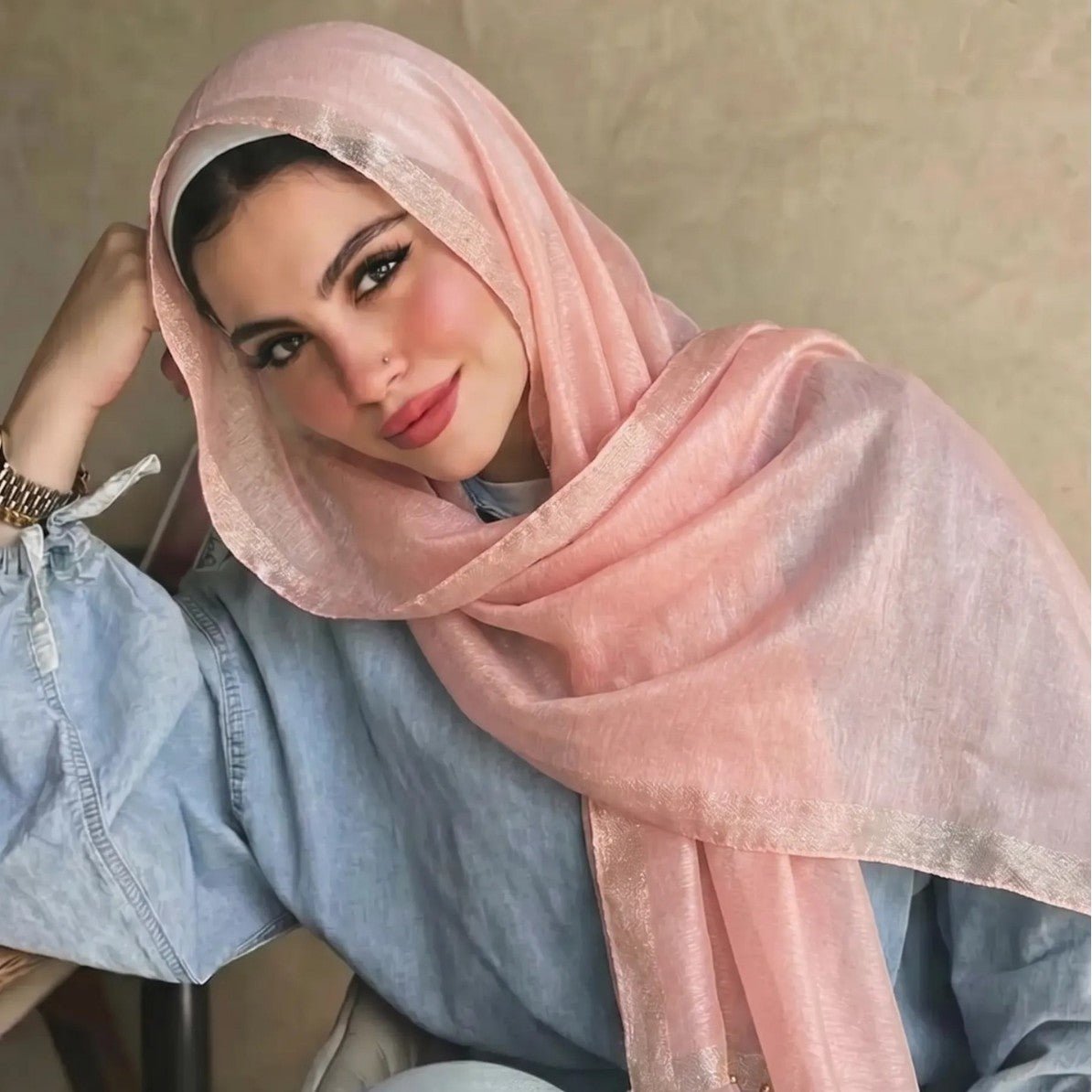 Foulard Hijab en Mousseline avec Bordure Dorée et Perles(MH236)