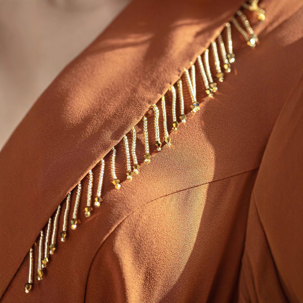Robe Maxi Plissée à Col en V Perlée à la Main | Robe à Cristaux avec Manches Bouffantes (MS212)