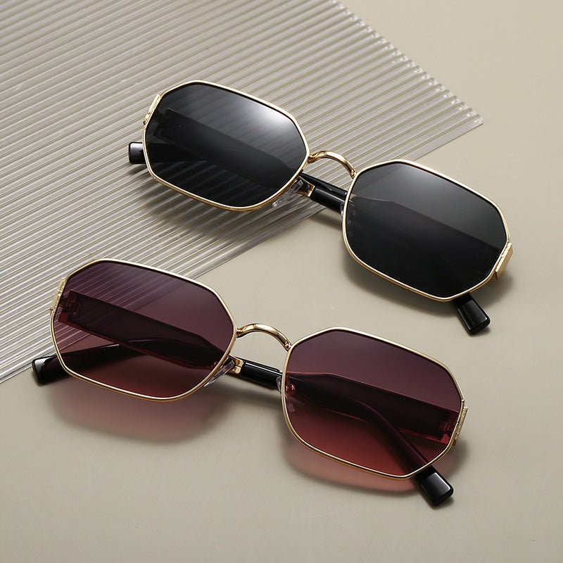 Lunettes de soleil vintage à monture étroite – Style rétro chic avec verres teintés pour femme (MAC262)