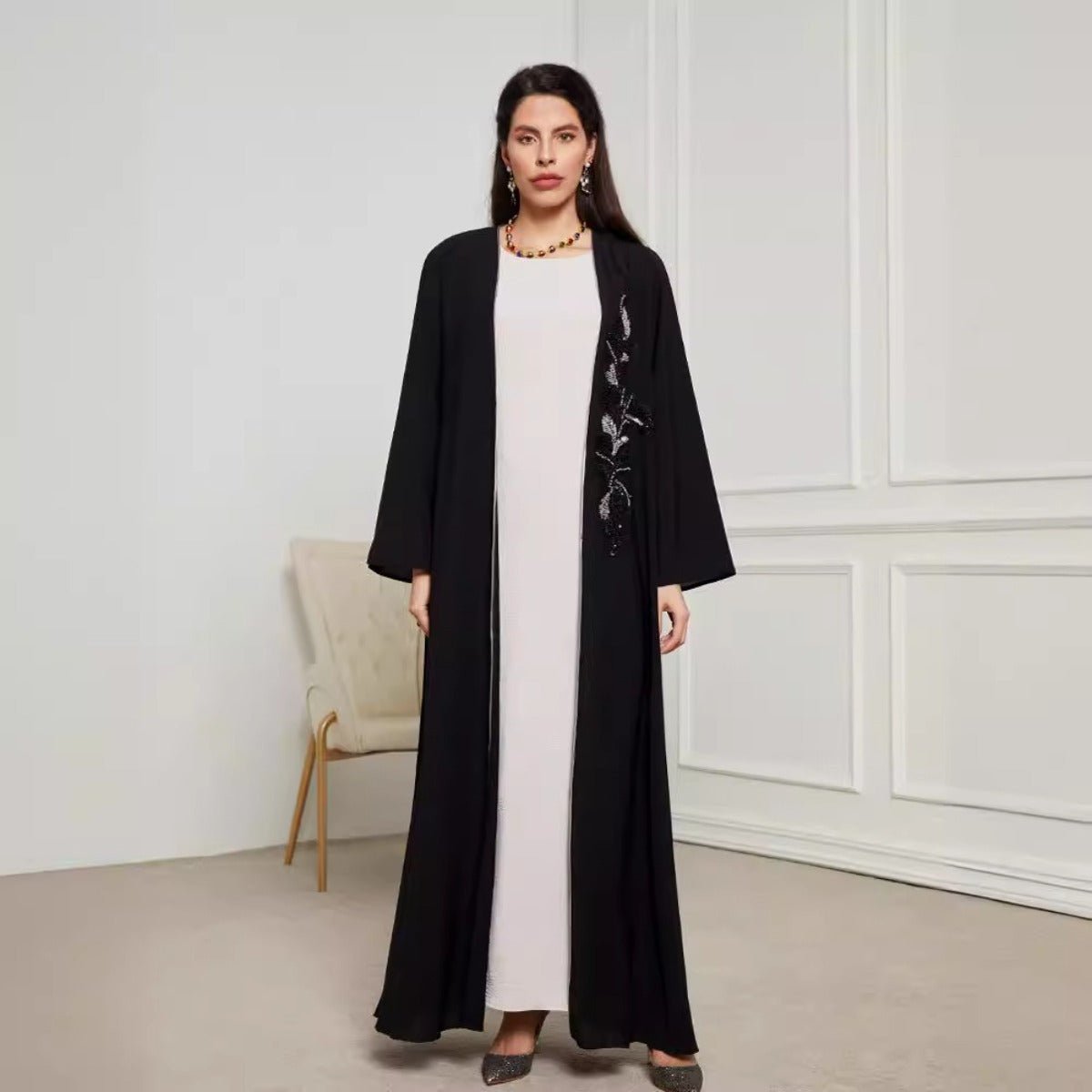 Robe Ouverte Brodée Noire & Argentée - Abaya Élégante et Modeste (MOA216)