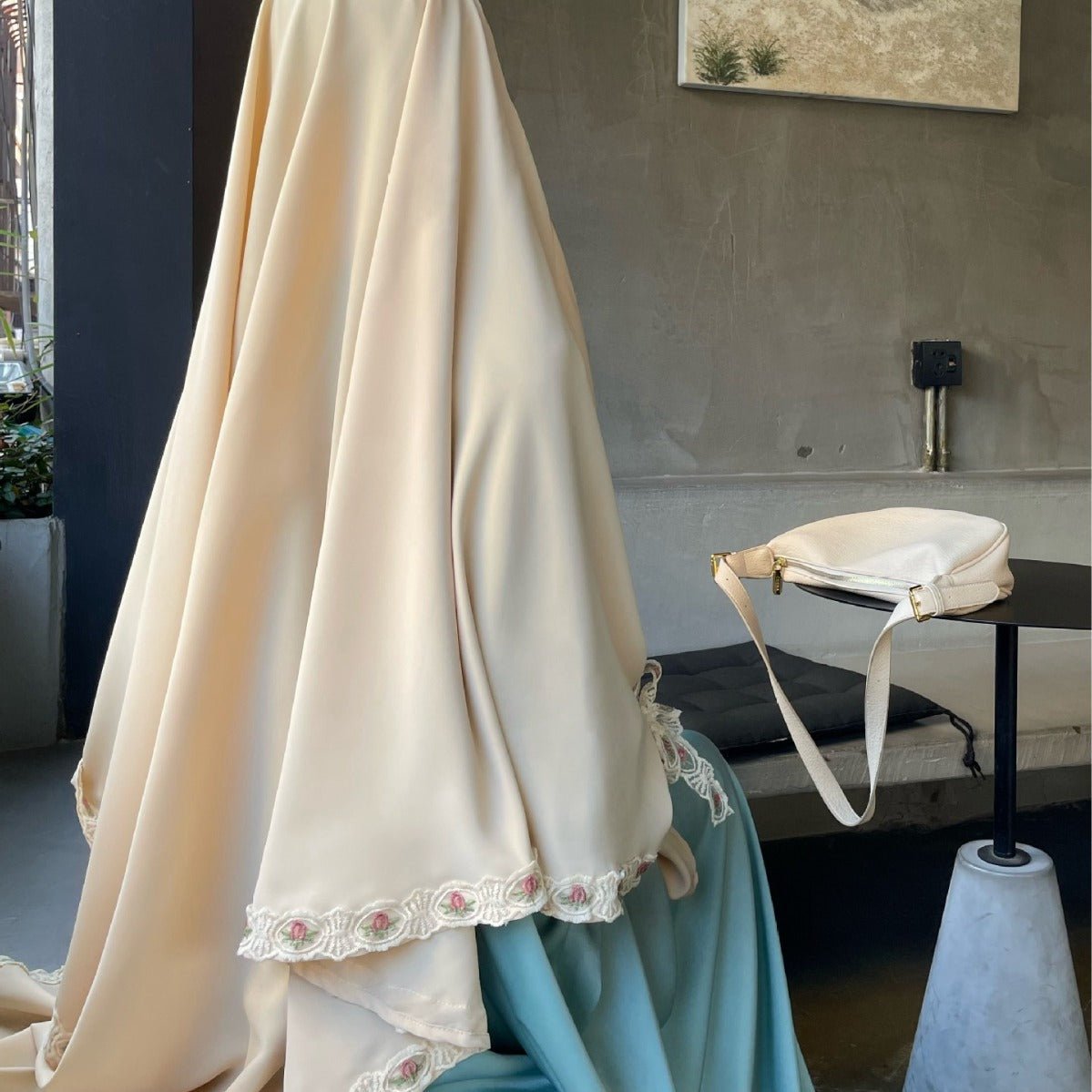 Khimar de prière brodé avec finition en dentelle (MK030)