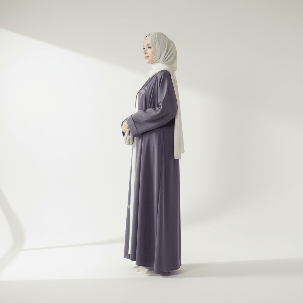 Abaya avec broderie 3D et perles géométriques. Abaya ouverte avec broderie 3D (MOA085)