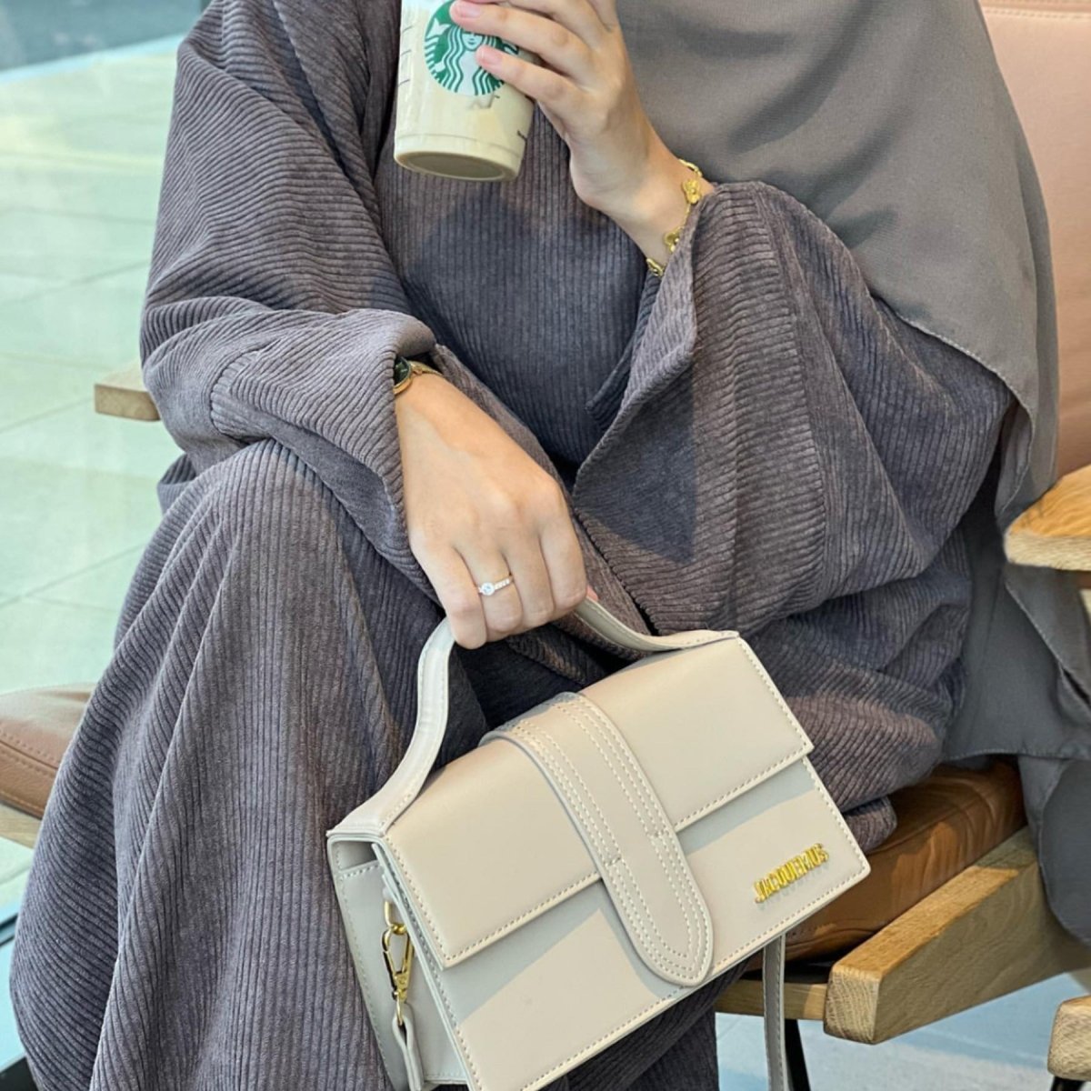 Abaya en velours côtelé à manches larges (MA045)
