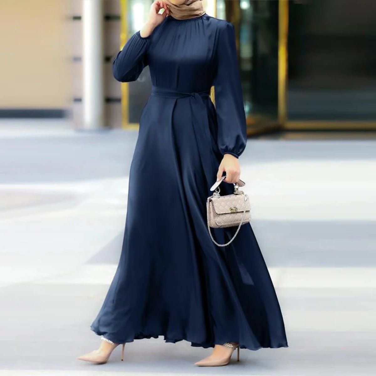 Abaya élégante en soie synthétique | Abaya à col rond (MA148)