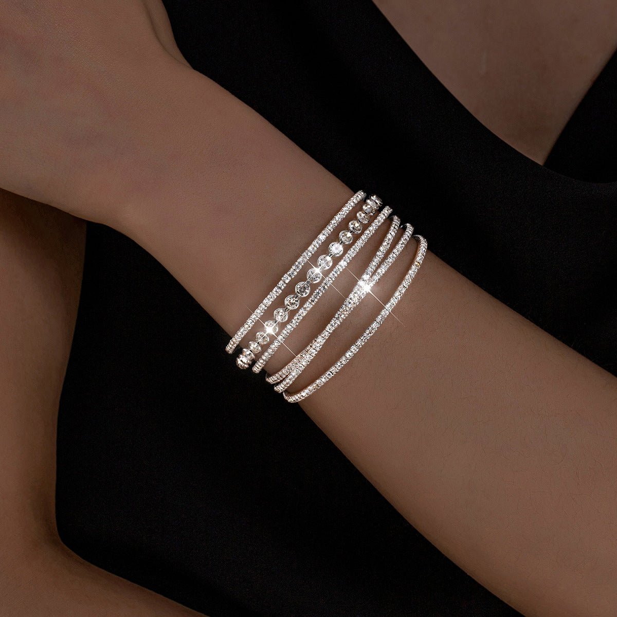 Bracelet extensible MAC184 orné de strass, élégant et scintillant