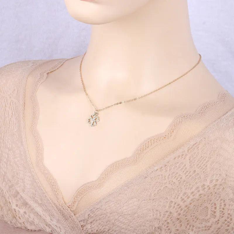 Collier pendentif Trèfle à Quatre Feuilles MAC041, plaqué platine