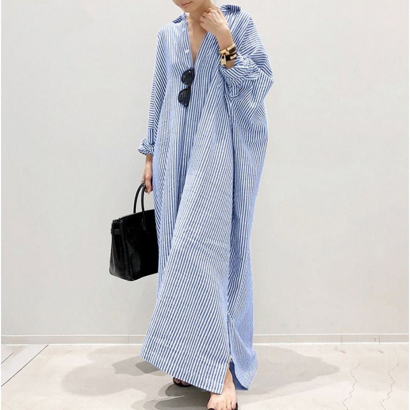 Robe Abaya Maxi Respirante à Imprimé Rayures, Coupe Ample, Col V et Manches Chauve-Souris, avec Poches Latérales (MA232)