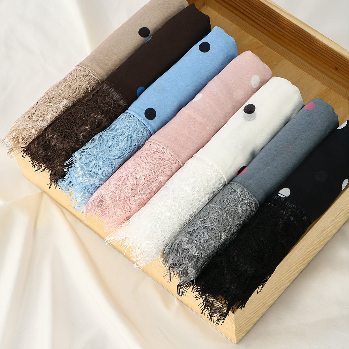Foulard Hijab à Dentelle Pois (MH252)