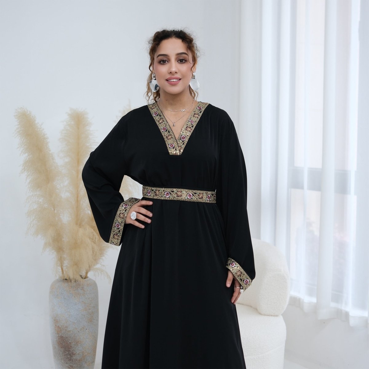 Robe Maxi Nida à Col en V Brodée Florale (MA448)