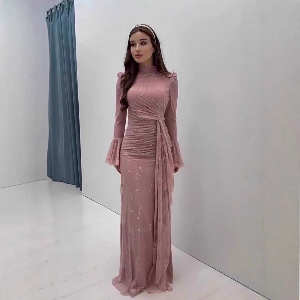 Robe Longue Ornée de Sequins (MS282)