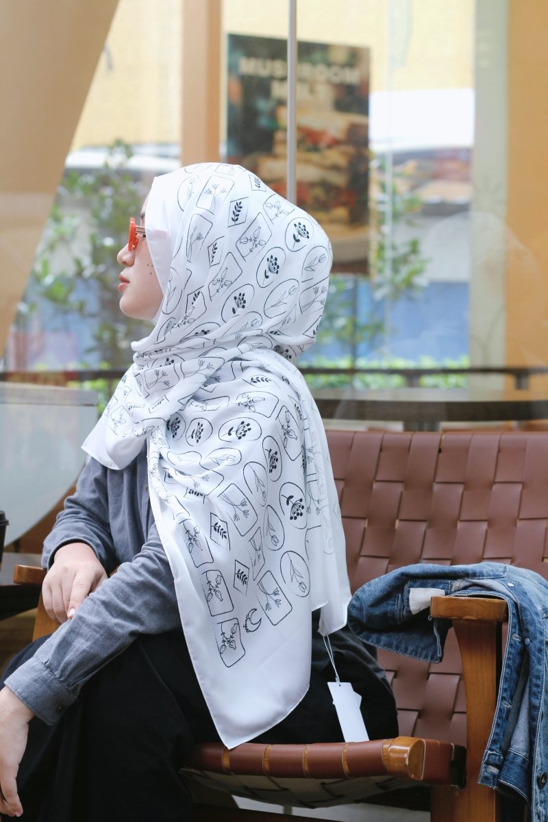 Hijab Imprimé Minimaliste Polyvalent (MH090)