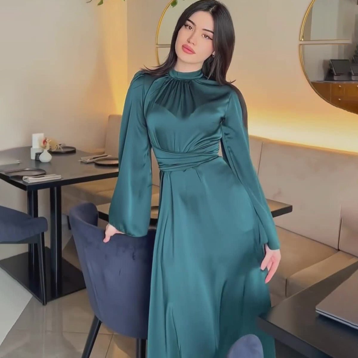Robe Abaya de Soirée Princesse en Satin Intemporelle, Cintrée à la Taille (MA205)