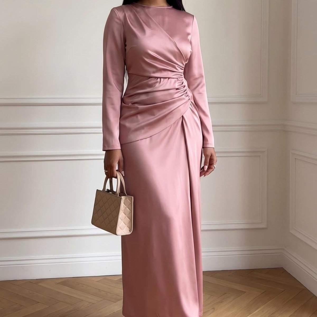 Robe Longue Satin Froncée à la Taille Manches Longues (MS497)