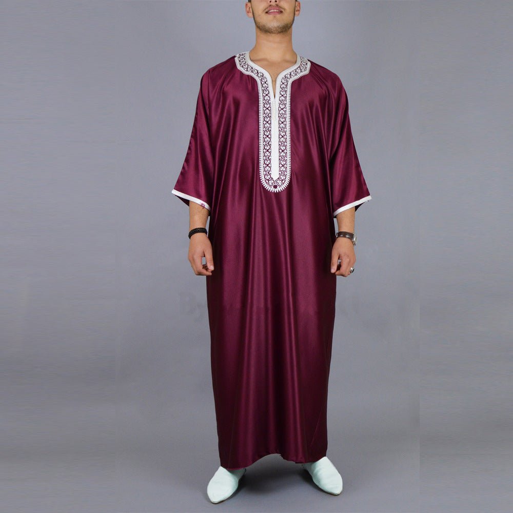 Thobe Homme Premium Brodé - Robe Musulmane de Luxe Coupe Ample Col en V avec Broderie Blanche Artisanale (MT025)