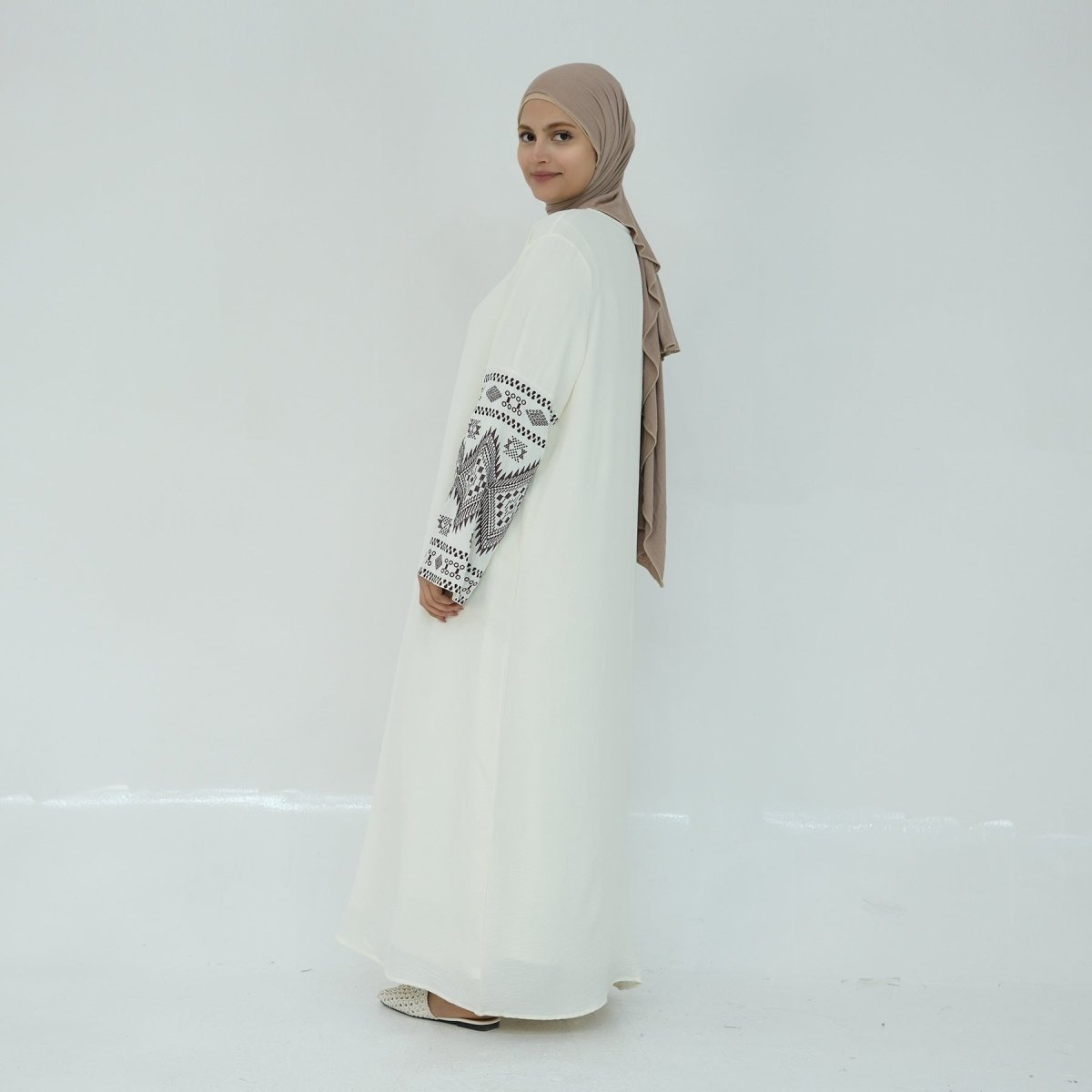 Abaya Décontractée Brodée Élégante (MA139)