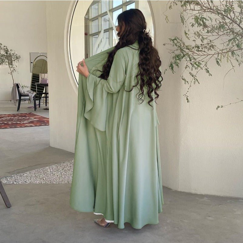 Robe Abaya Unie en Satin Doux Ouverte Devant à Manches Feuille de Lotus | Cache-Abaya Modeste Léger (MOA220)