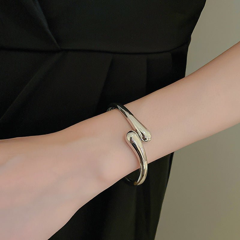Bracelets Brillants Luxueux et Minimalistes de Haute Qualité - Bracelets Simples au Ton Froid et à l'Allure Sophistiquée (MAC242)