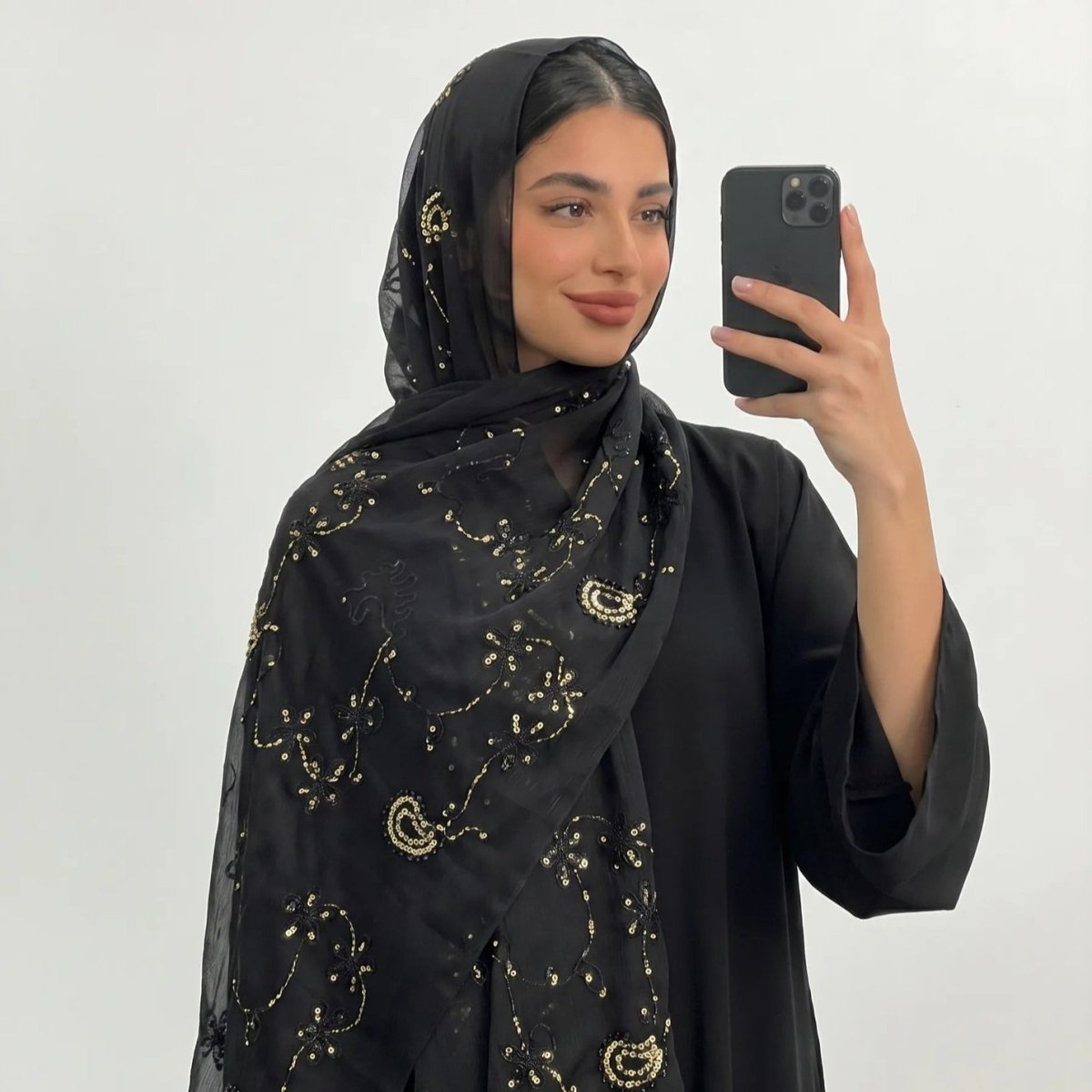 Écharpe Hijab Brodée à Fleurs et Sequins (MH244)