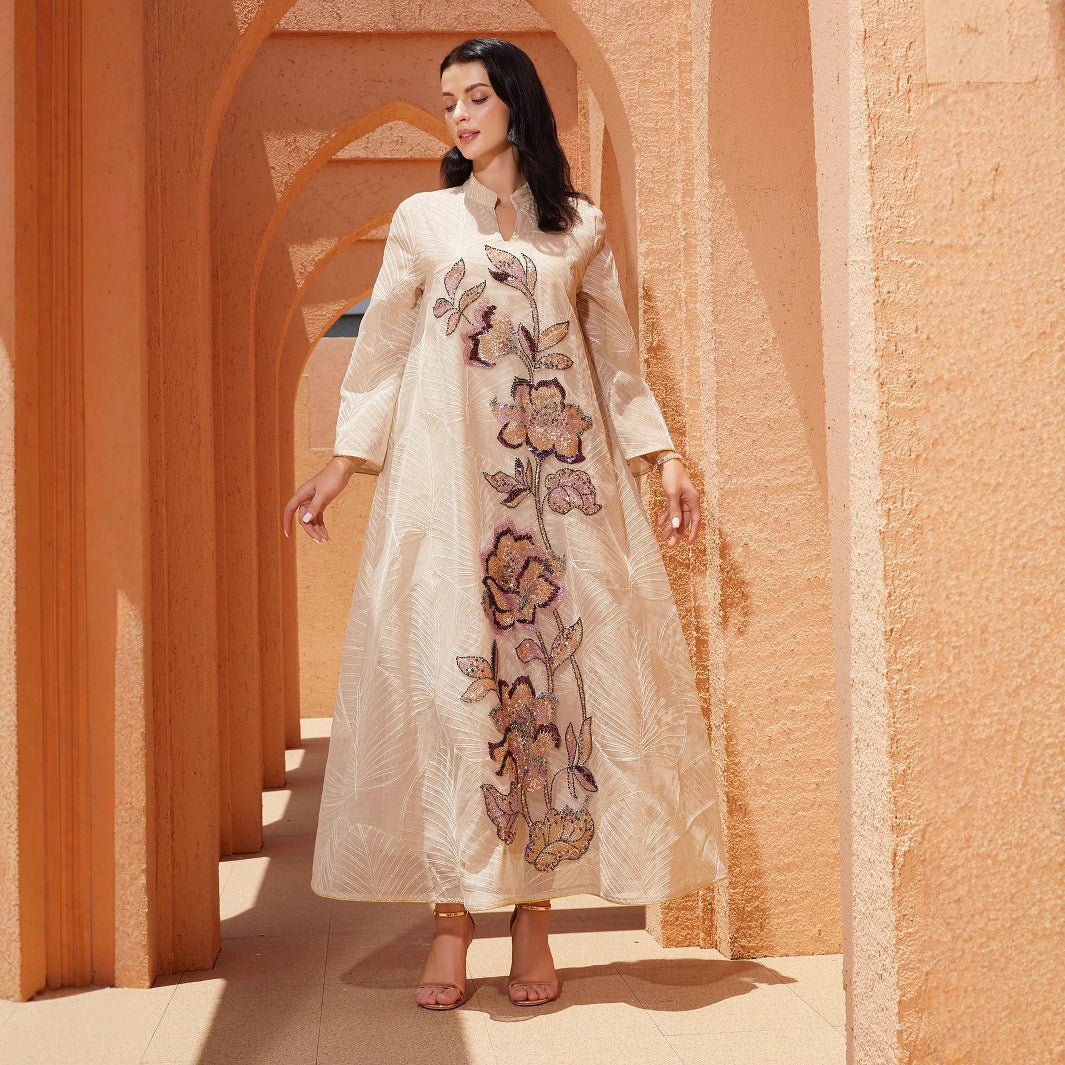 Abaya en organza brodée avec appliqués de sequins | Robe fleurie à col (MA373)