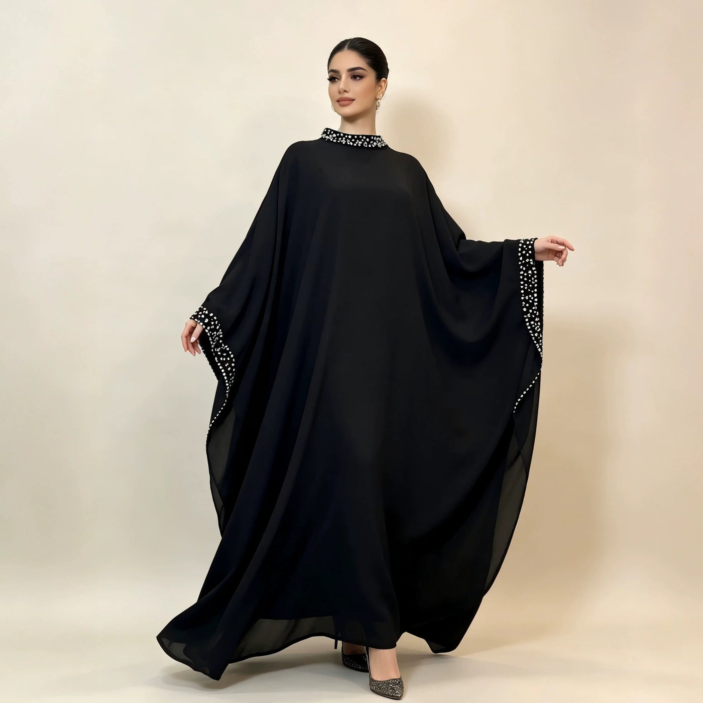 Robe Abaya Maxi à Col Montant et Manches Batwing Ornée de Perles et Cristaux (MA468)