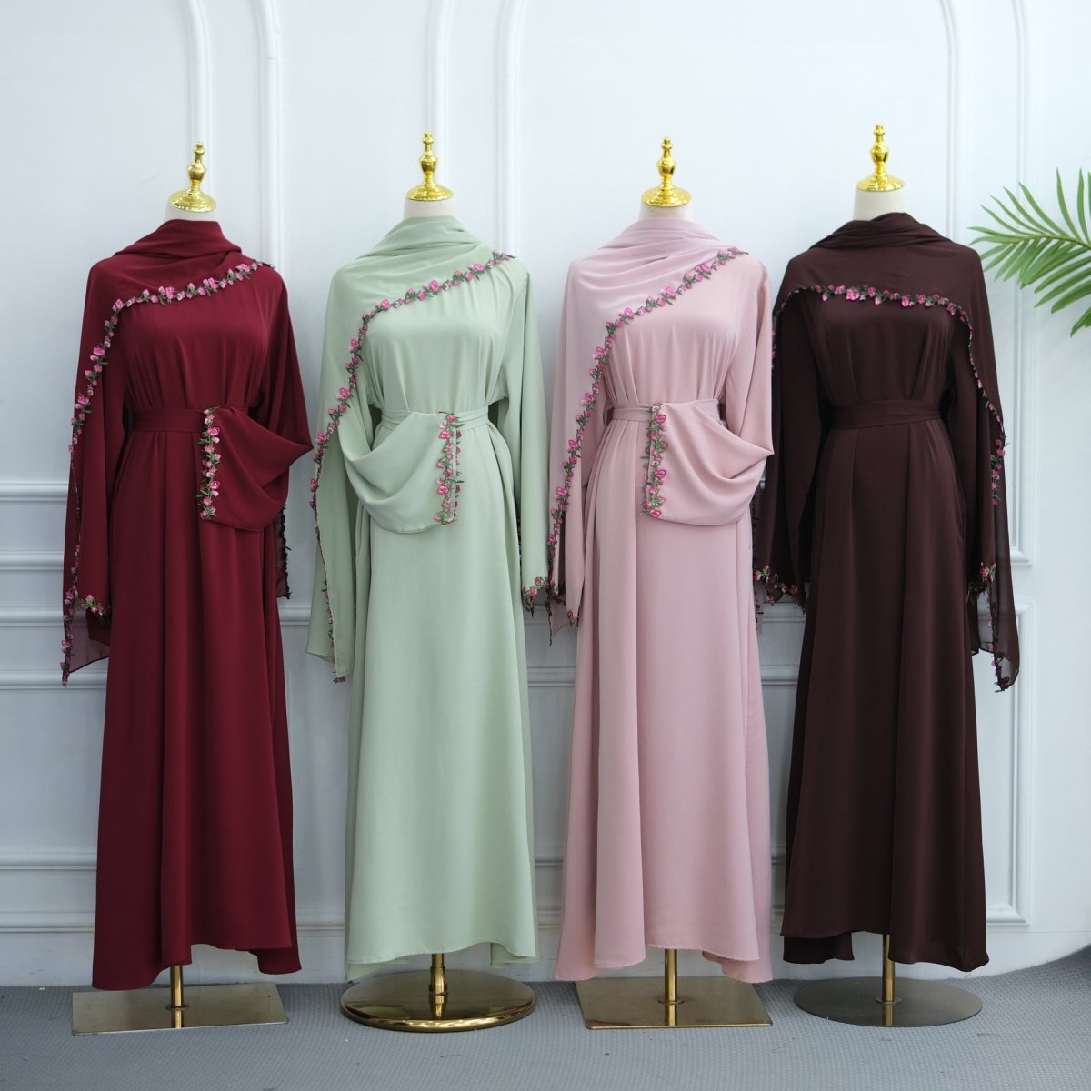 Robe Maxi à Bourgeon de Rose Brodé et Bordure Diagonale(MA455)