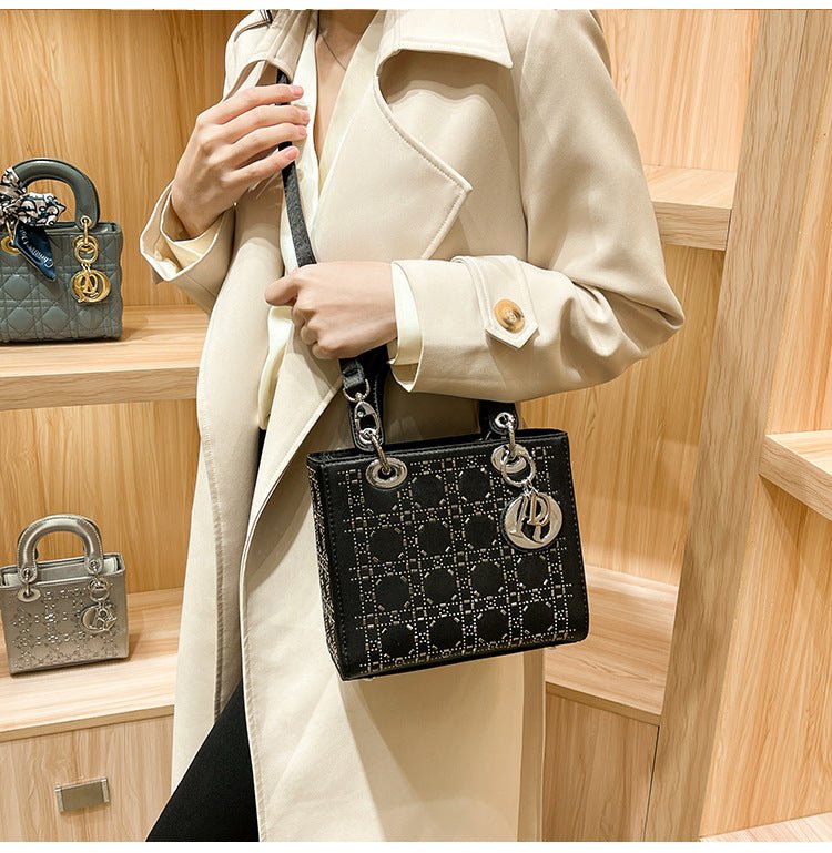 Sac Princesse Diana en satin haut de gamme, style « Hot Diamond Heavy Industry » (MAC220)