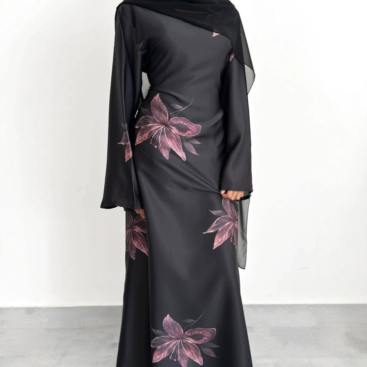 Robe Maxi à Imprimé Floral avec Manches Cape (MS440)