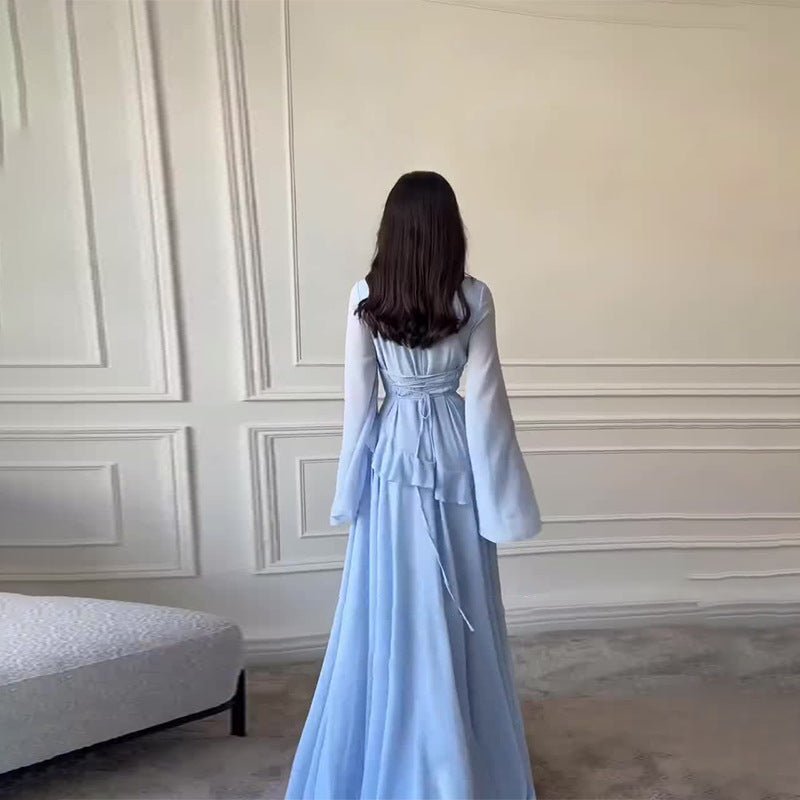 Robe longue en mousseline avec volants et nœud au dos | Robe maxi à manches cloche et étagée (MS227)