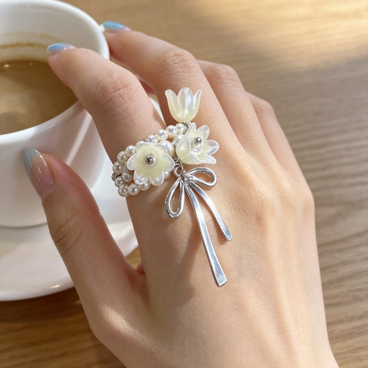 Bague Nœud Nacre Muguet Statement | Bague Florale Ajustable (MAC482)