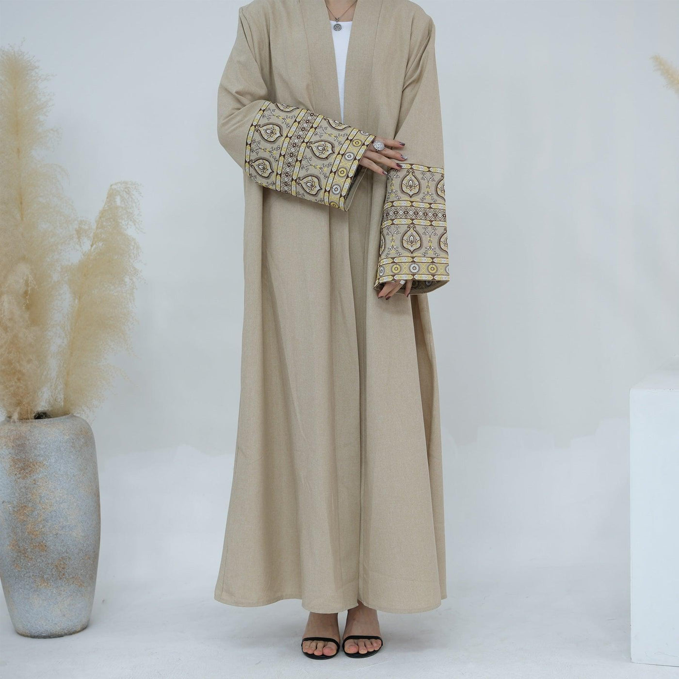 Ensemble Abaya Ouverte Broderie Exquise (MOA039)