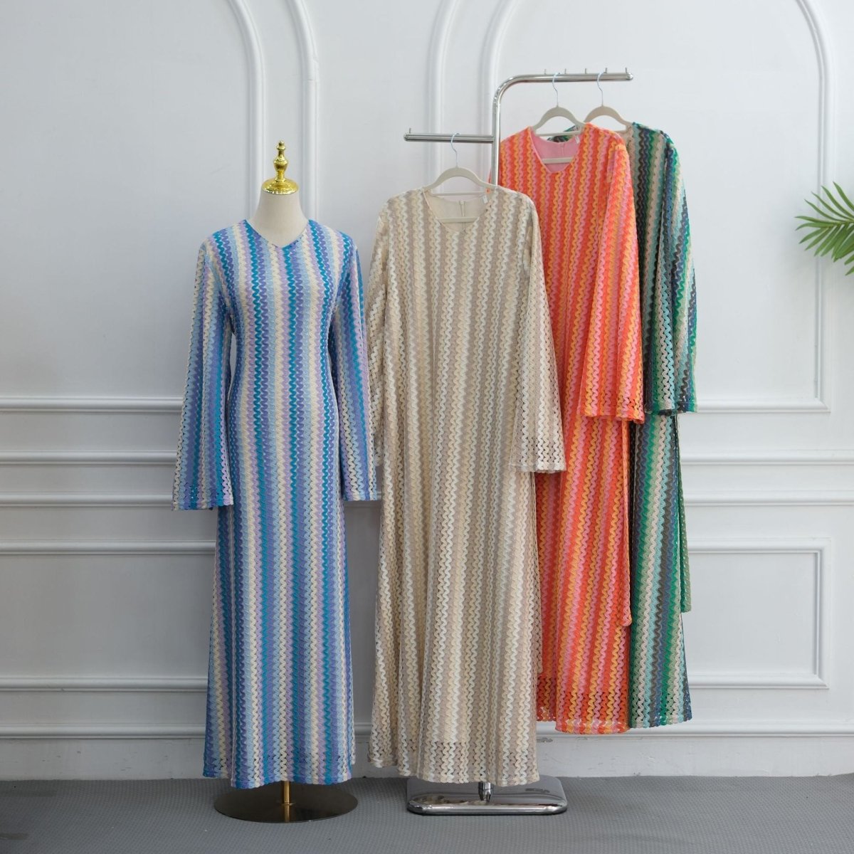 Robe Maxi à Manches Évasées Jacquard Arc-en-ciel (MS486)