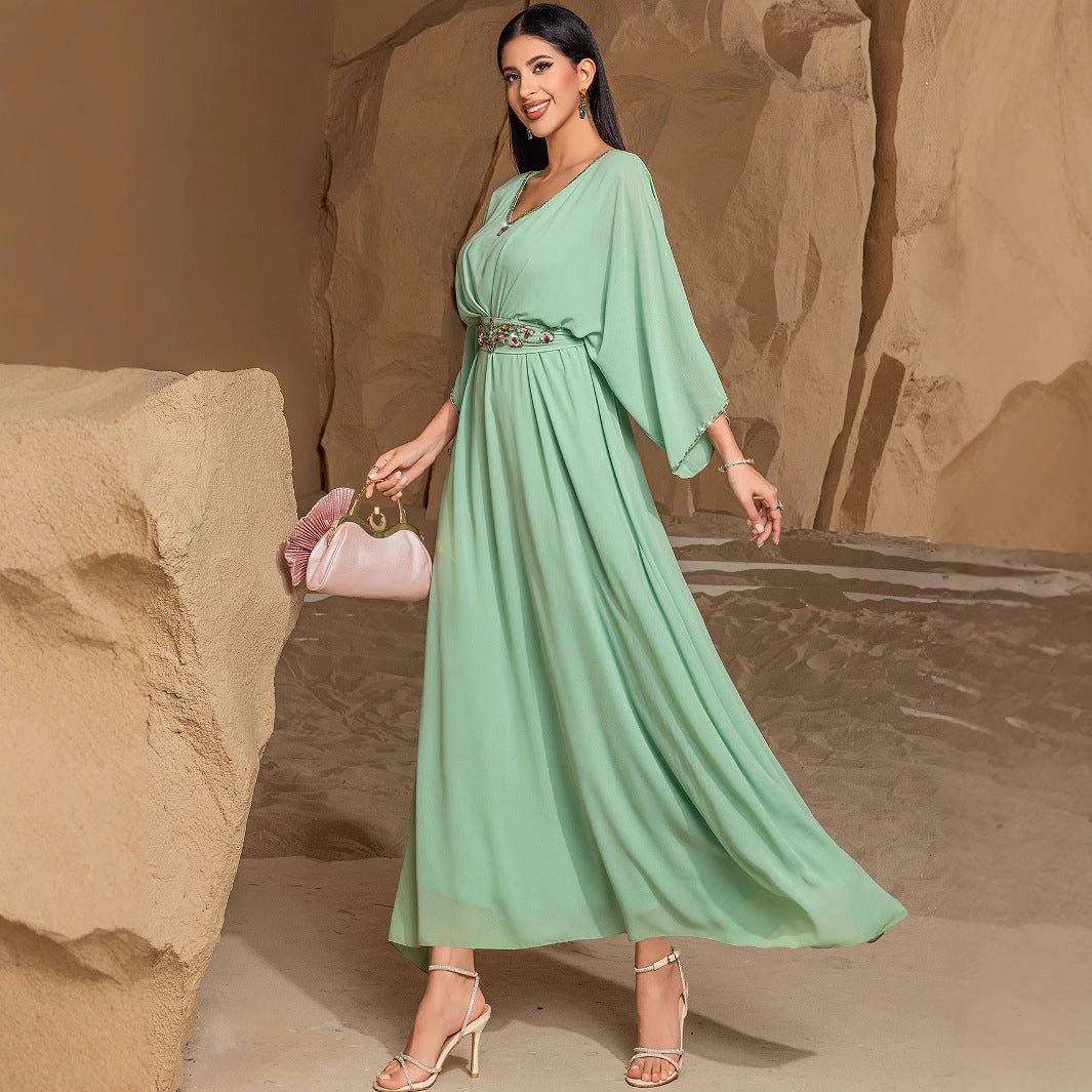 Élégante Abaya Robe Maxi Évasée Col en V Vert Menthe, Coupe A-Line Fluide avec Manches Cloche et Ceinture Ornée (MA189)