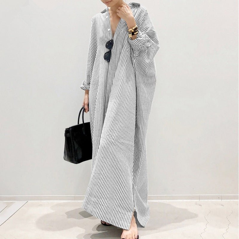 Robe Abaya Maxi Respirante à Imprimé Rayures, Coupe Ample, Col V et Manches Chauve-Souris, avec Poches Latérales (MA232)