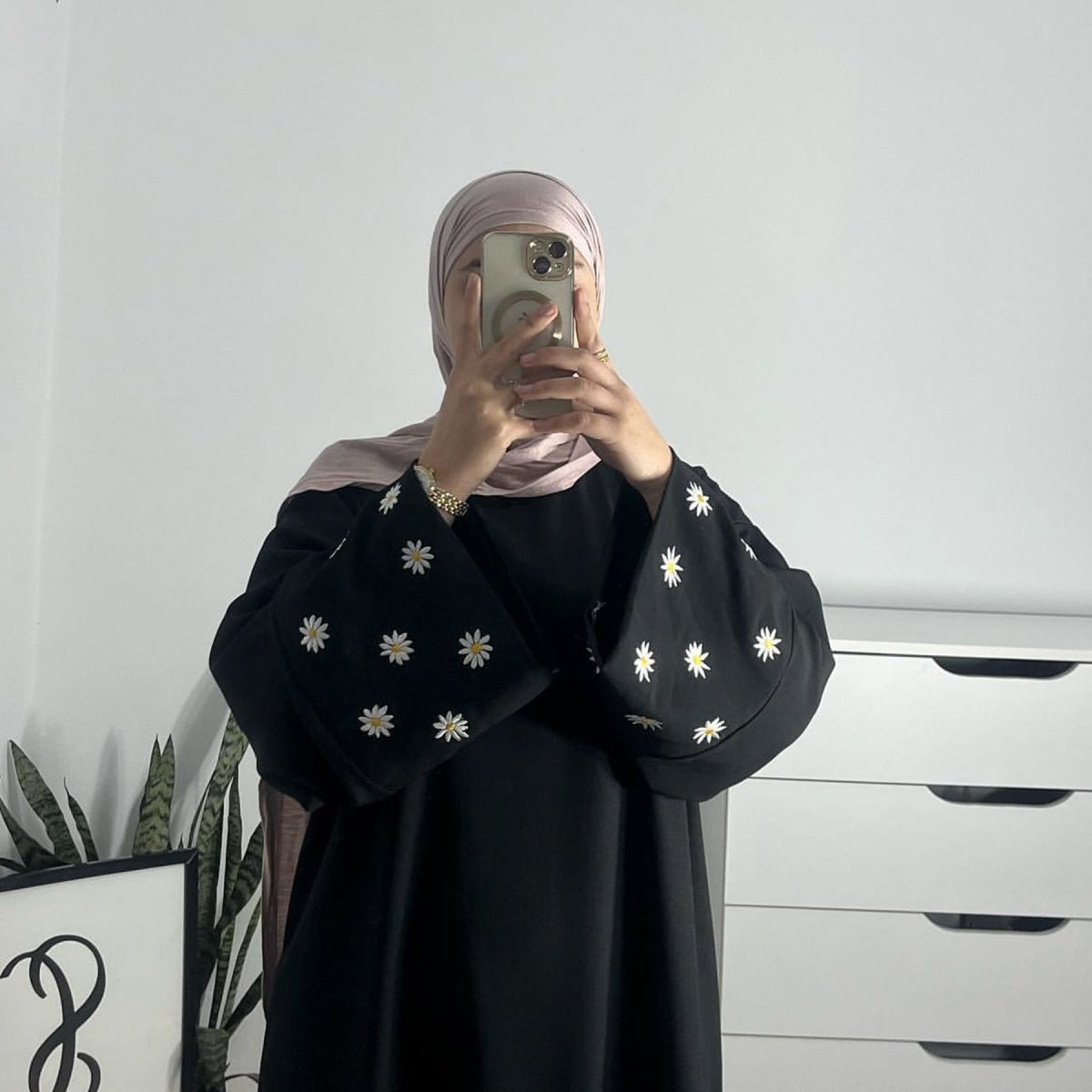 Abaya brodée de marguerites (MA089)