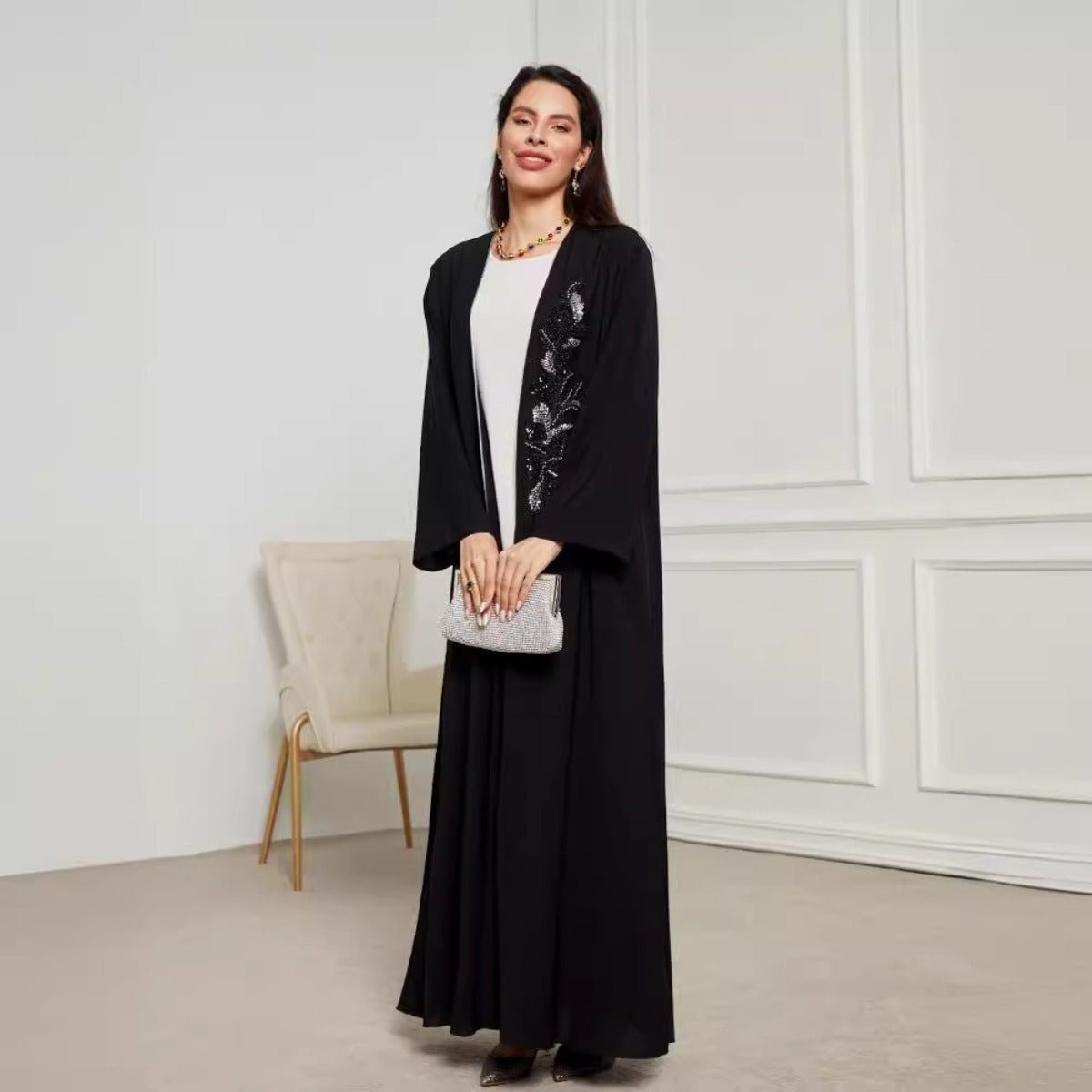 Robe Ouverte Brodée Noire & Argentée - Abaya Élégante et Modeste (MOA216)