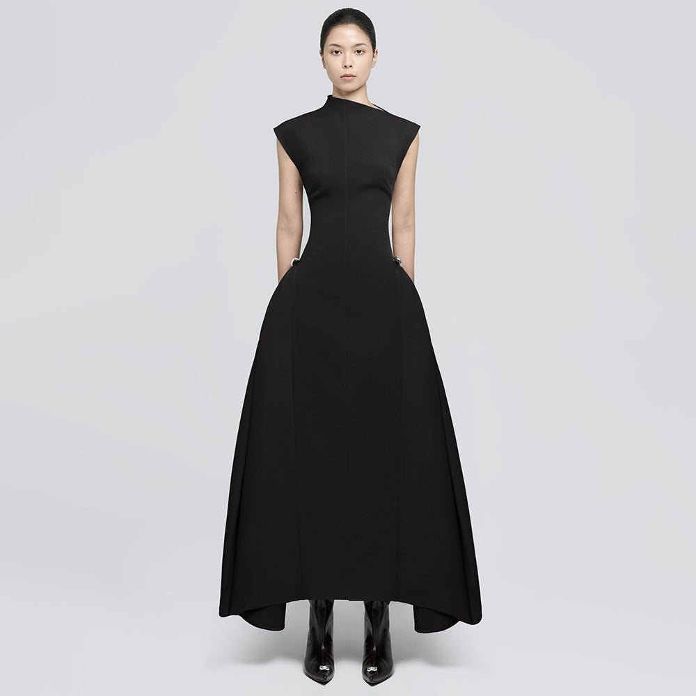 Robe Maxi Ajustée Sans Manches Minimaliste (MS382)