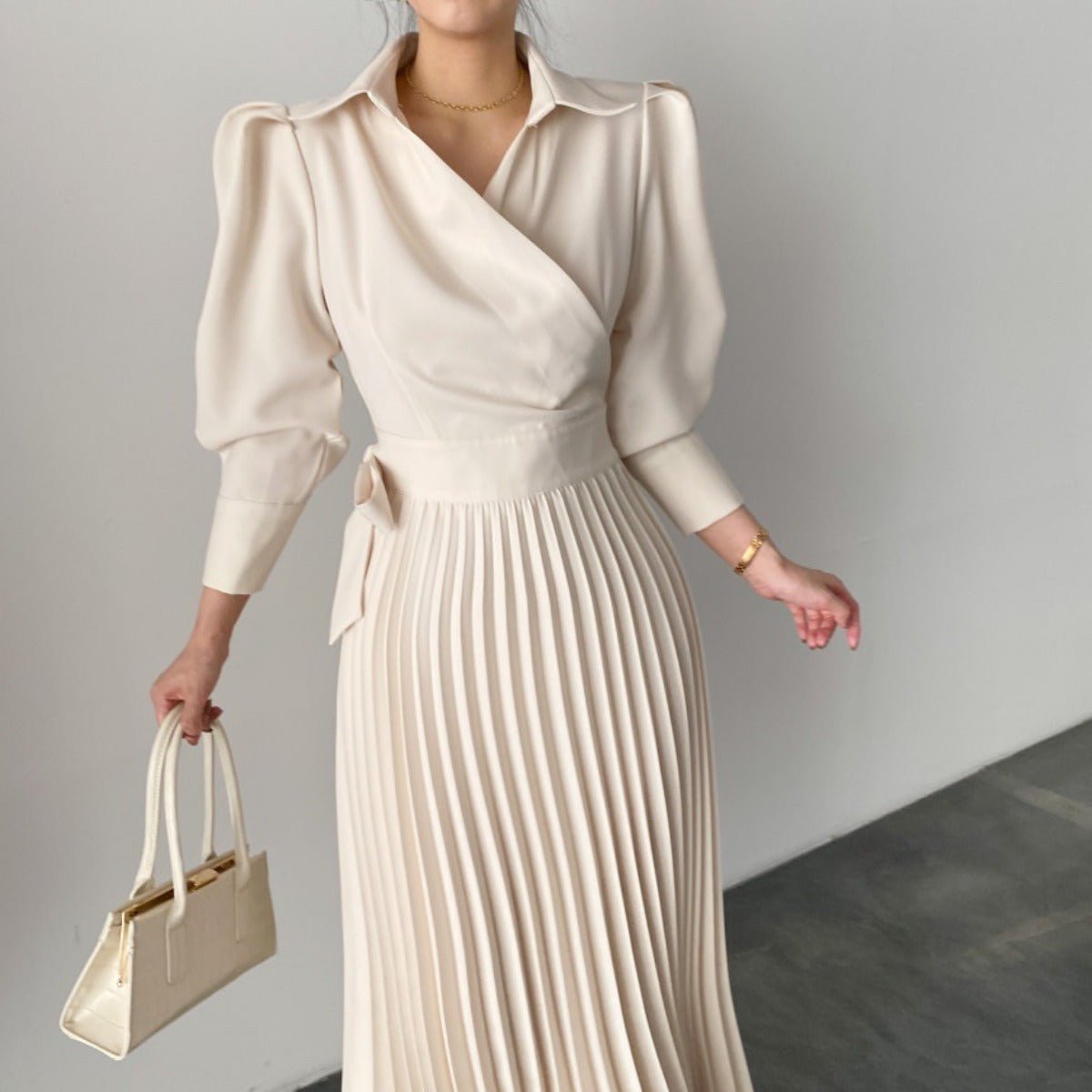 Robe cintrée à col cranté et nœud à la taille | Robe midi plissée à manches ballon ajustées (MA240)