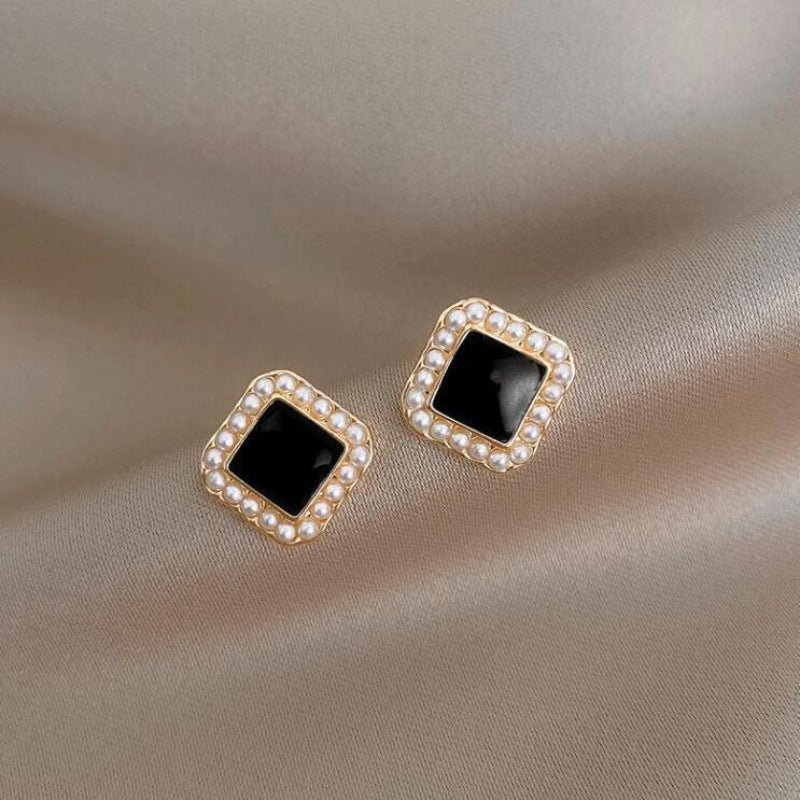 Boucles d'oreilles clou perle cadre géométrique (MAC476)