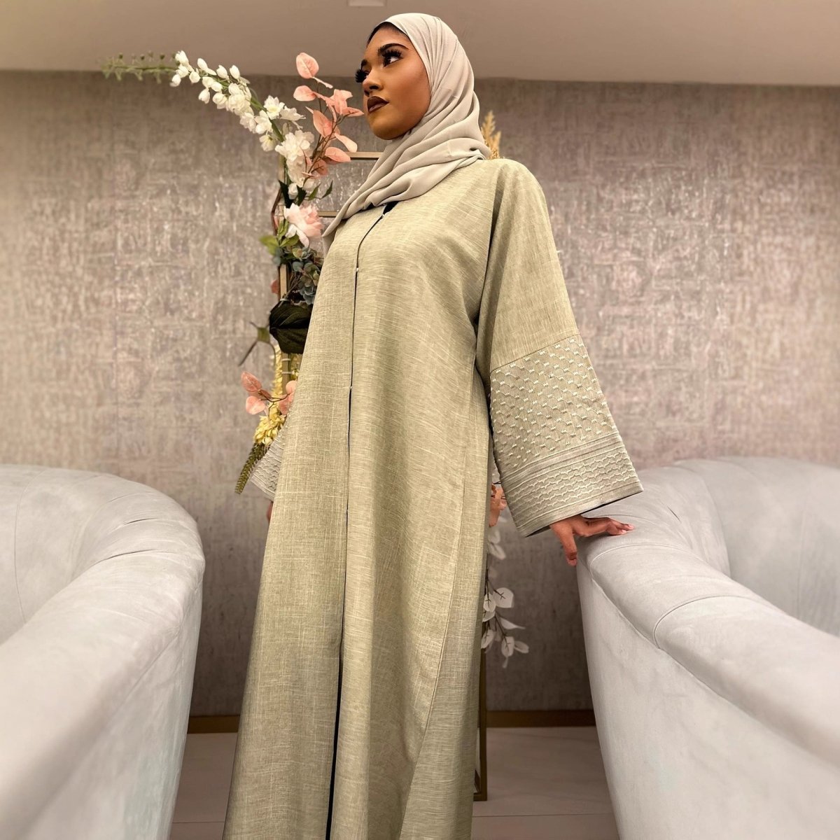 Abaya à manches brodées | Cardigan texturé ouvert devant à manches cloche (MOA263)