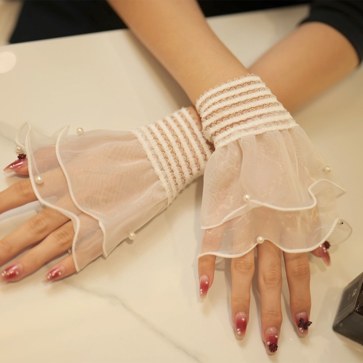 Manches à volants en organza avec finition en perles (MAC424)