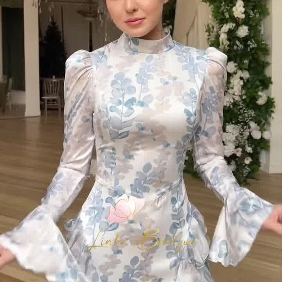 Abaya modeste à manches longues et manches évasées, imprimé floral en satin, avec dos à lacets (MA165)