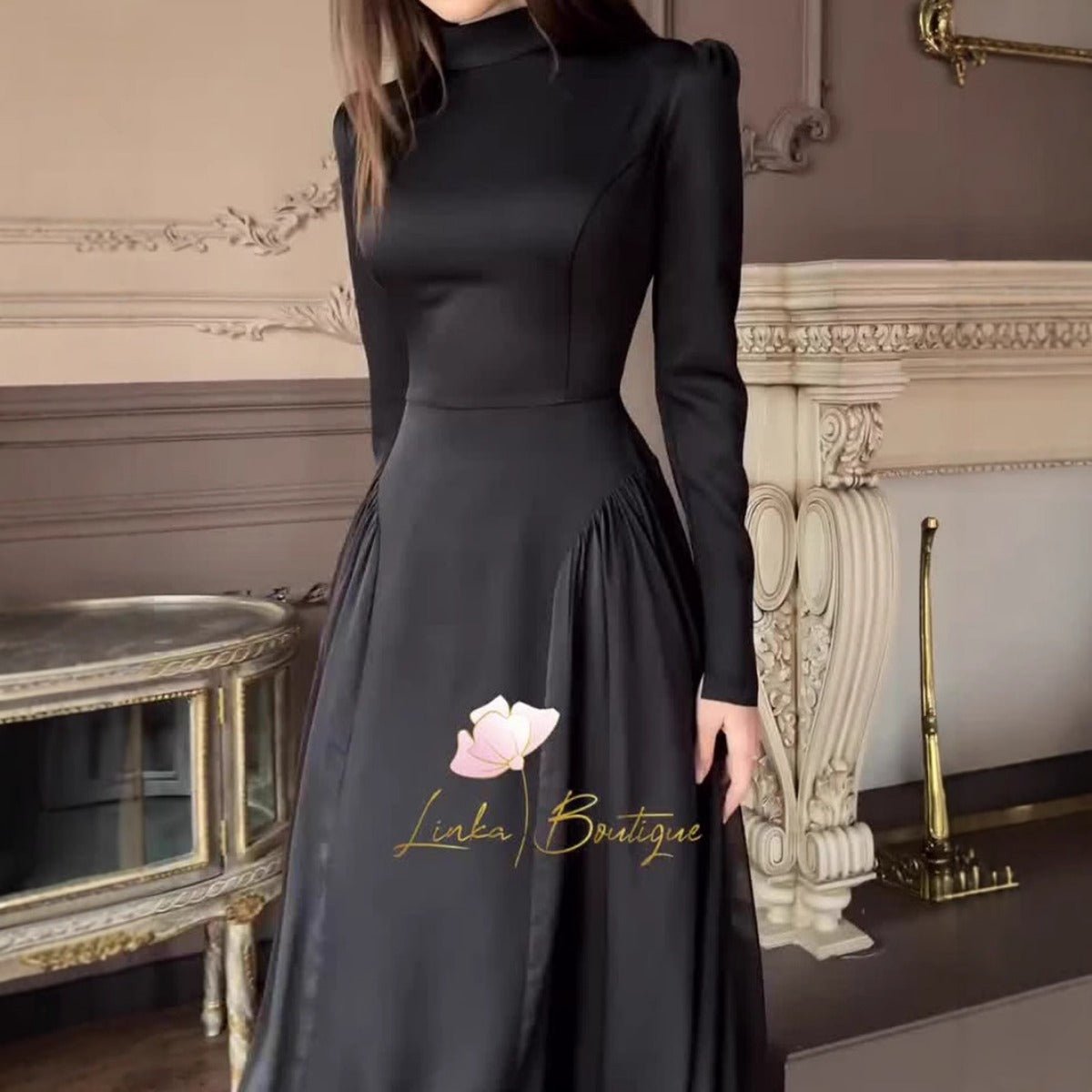 Robe Maxi Noire Tempérament Printanier et Robe Élégante à Col Montant Manches Longues avec Détail Floral (MA220)