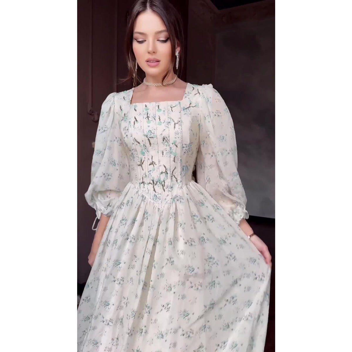 Robe Abaya Fée Florale Romantique à Col Carré, Manches Bouffantes et Lacet au Dos (MA224)