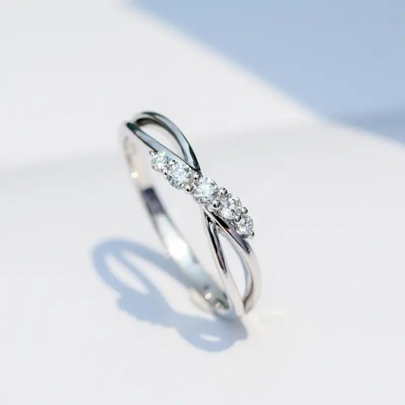 Bague creuse simple en croix micro-pavée MAC162