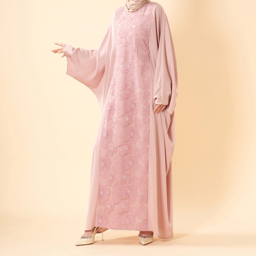 Abaya Chauve-Souris Luxe en Ruban 3D Brodé avec Ceinture Ajustable (MA431)