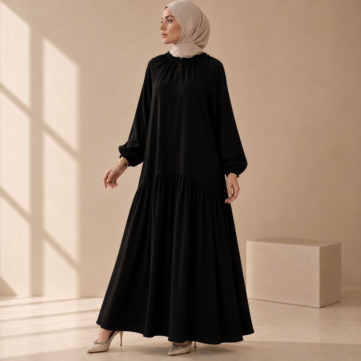 Robe maxi plissée coupe décontractée avec finition volantée et ceinture nouée (MA424)