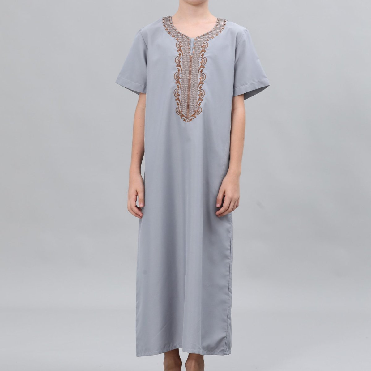 Qamis brodé pour garçons avec poches latérales (MKB035)